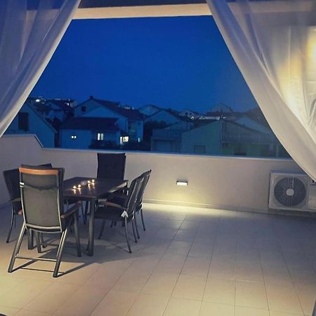 扎达尔Olive Oasis Penthouse With Jacuzzi公寓 外观 照片